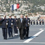 M. Marc Laffineur et l'amiral Bernard Rogel passent les troupes en revue